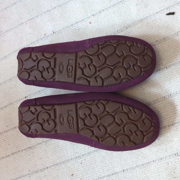 NWOB UGG Ansley slipper limited edition dark purple size 6 - Picture 3 of 8